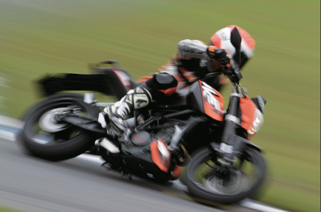 アヘッド 70%増の意義を感じる KTM 200DUKE