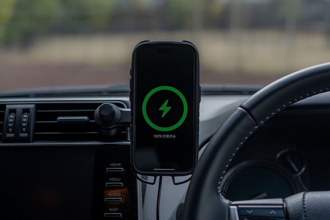 急速充電対応MagSafeカーマウント「PLAY EZ1 MagSafe Wireless Car Charger」&…