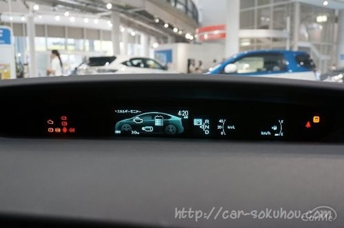 トヨタ プリウス 2016