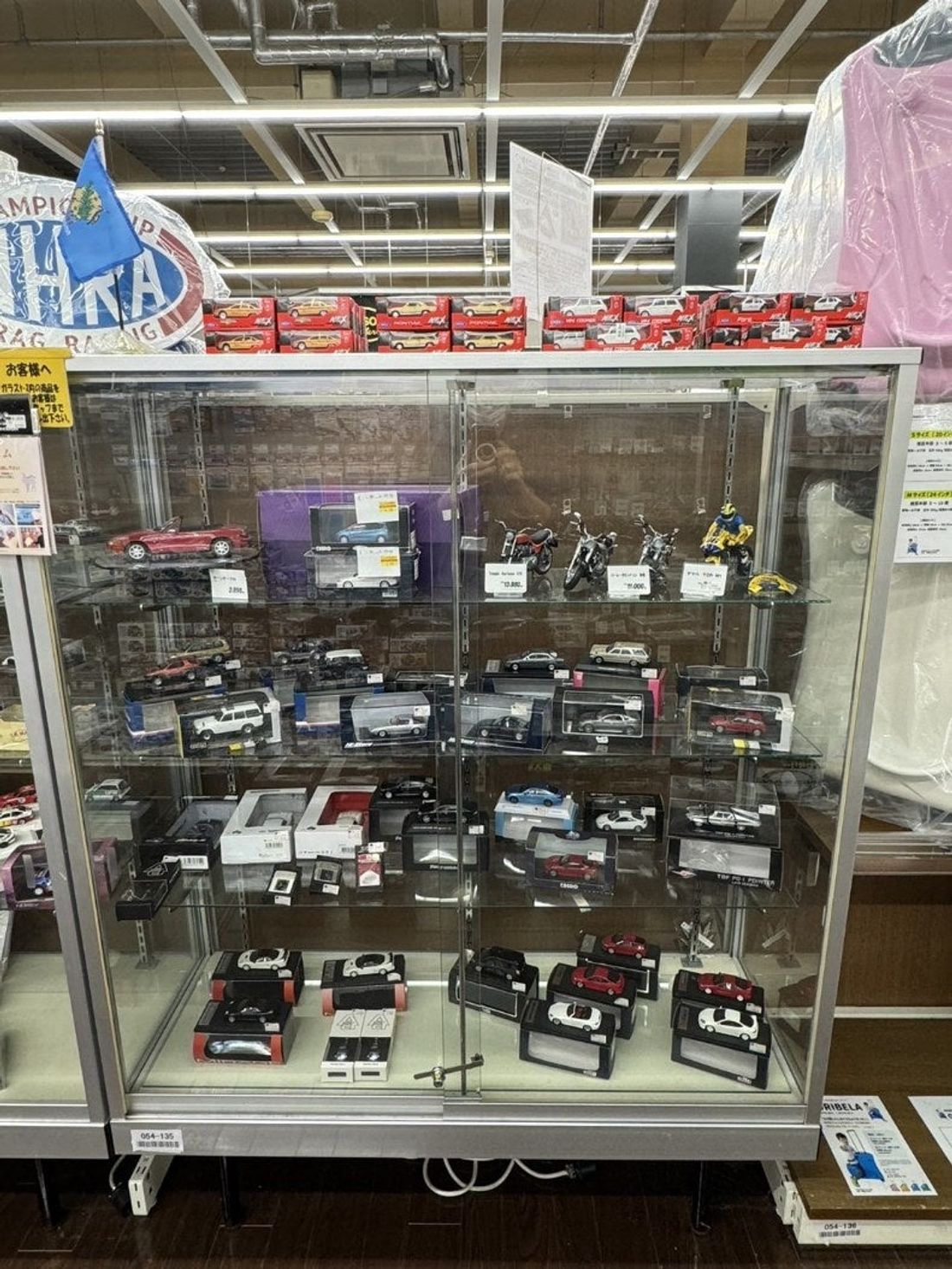 ハイエースティッシュケースがケンズガレージつくば店で販売開始!