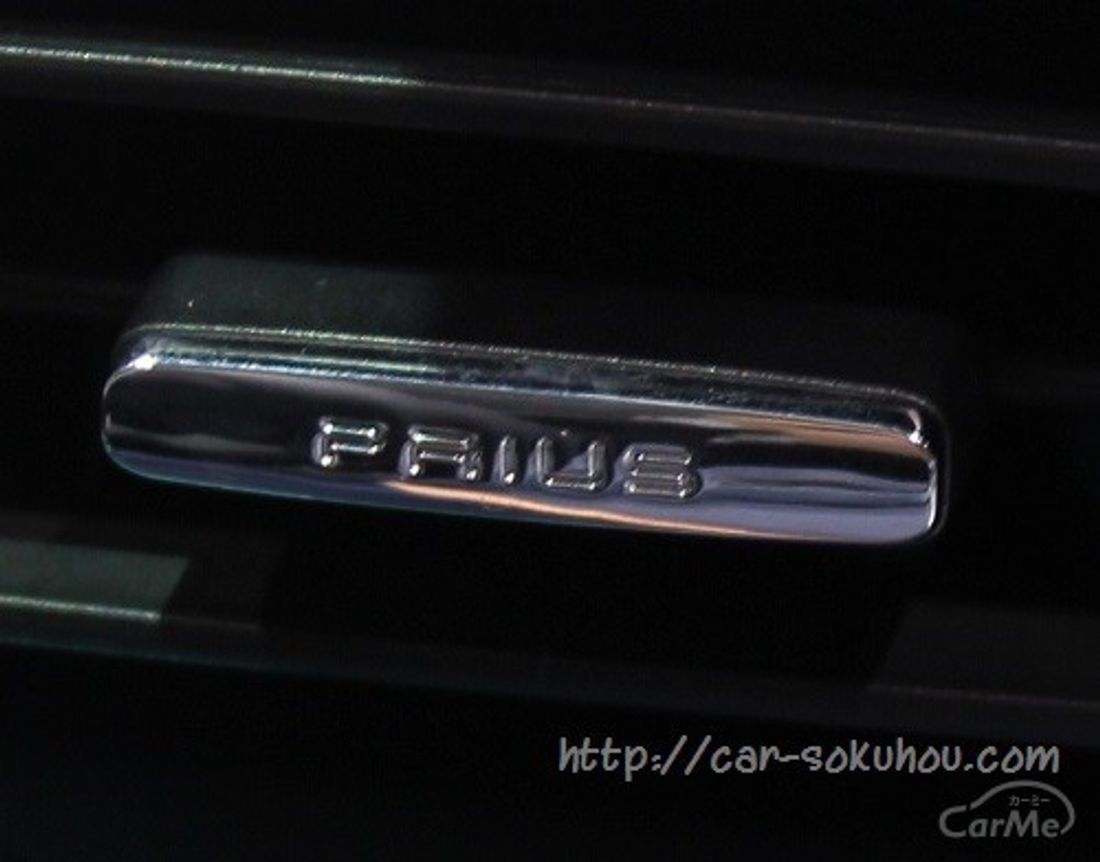 トヨタ プリウス 2016