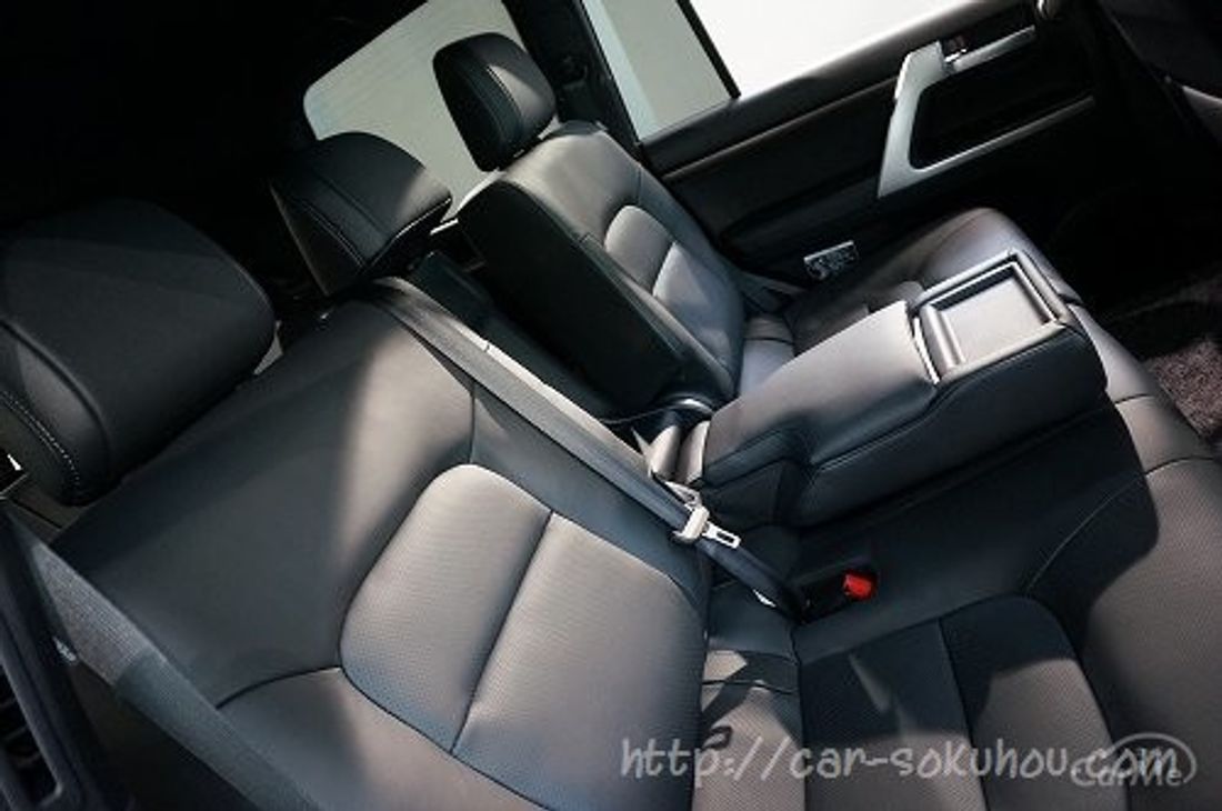 トヨタ ランクル200 2015