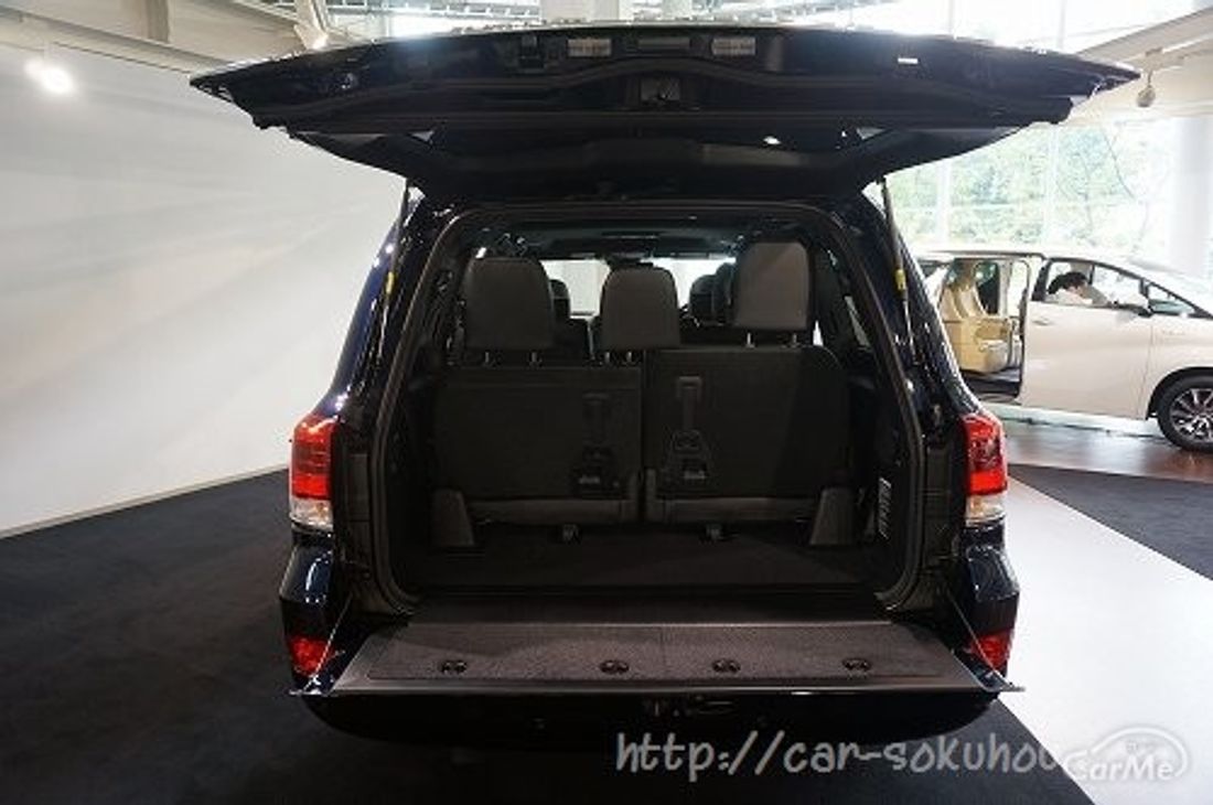 トヨタ ランドクルーザー200 2015