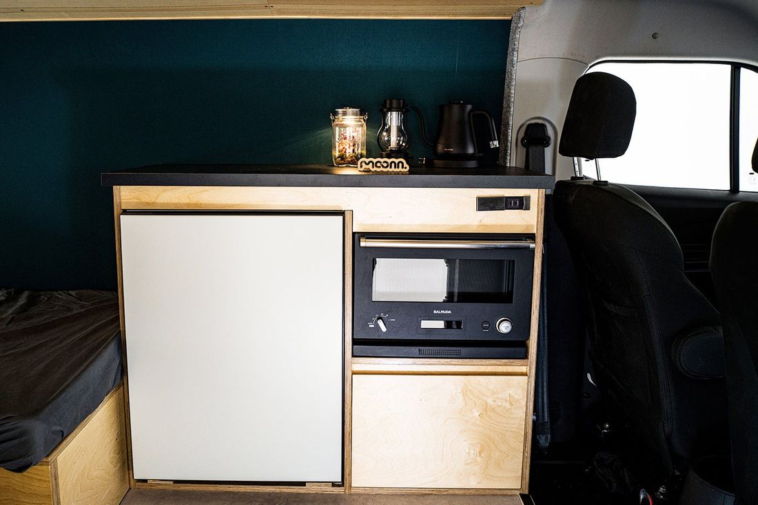 Carstay、振興EVメーカーHW ELECTROと日本初の本格EVキャンピングカー「moonn.」ブランドの「T-…