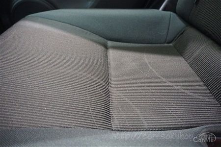 ヴィッツとアクアの後部座席を比較 座り心地 広さが良いのはどっち 車ニュース 中古車情報 中古車検索なら 車選びドットコム 車選び Com