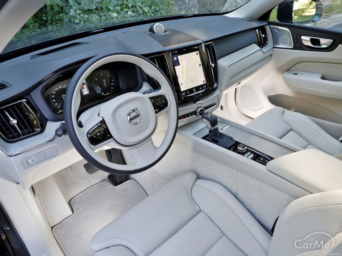 ボルボ XC60 2018