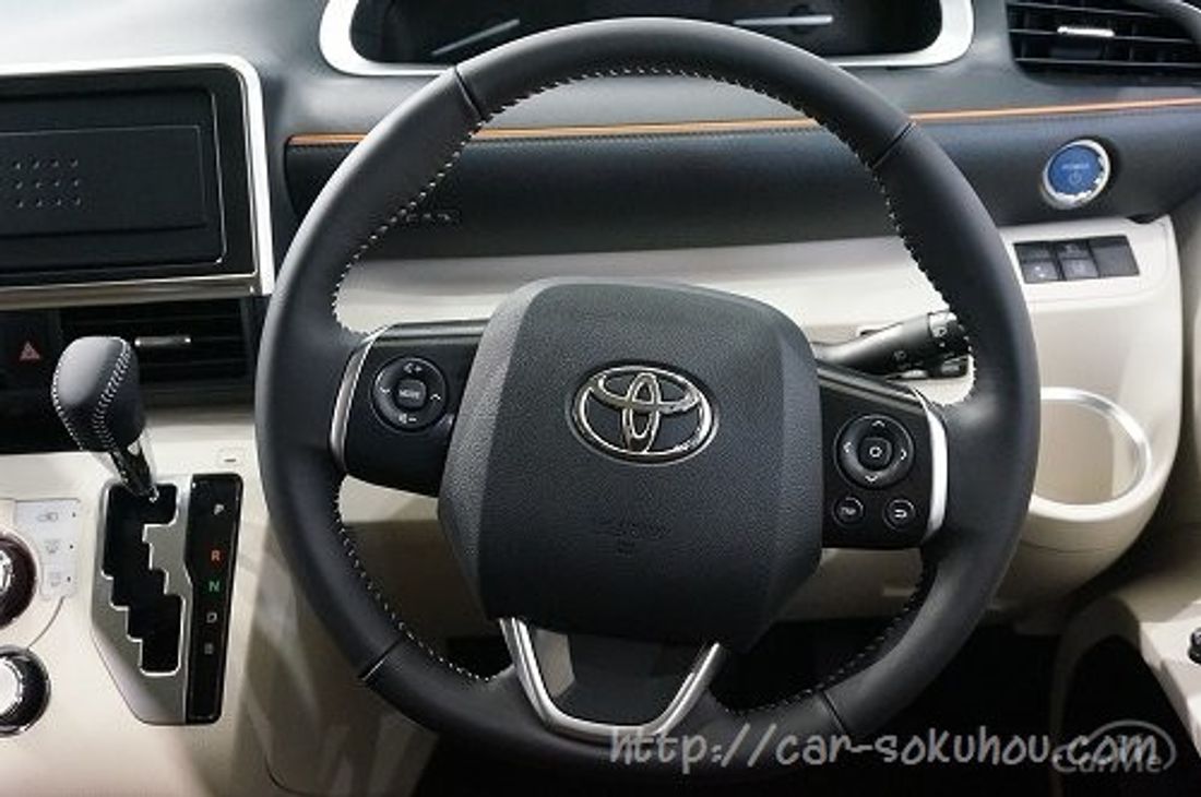 トヨタ シエンタ 2015