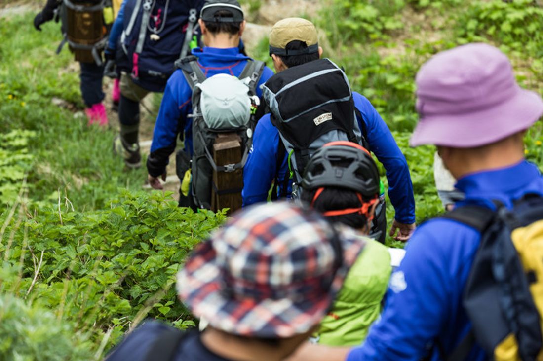 登山をする人たち