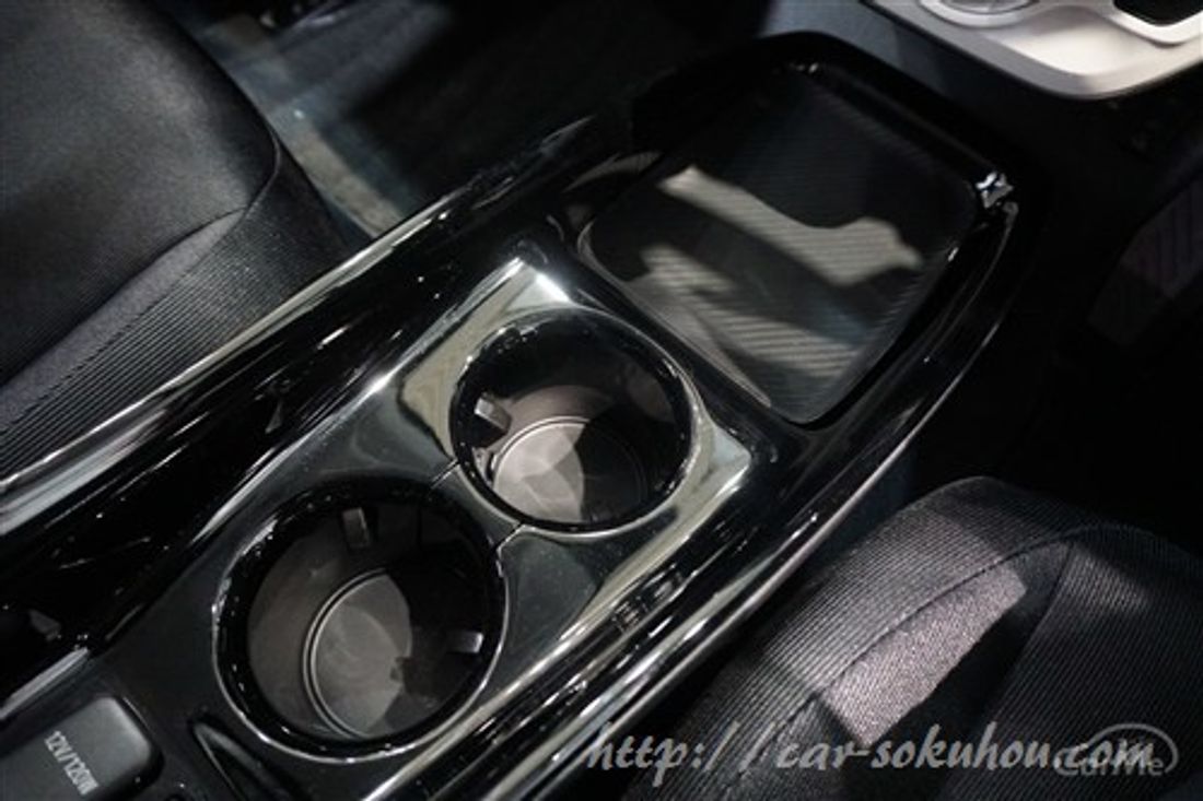 トヨタ プリウス PHV 2017