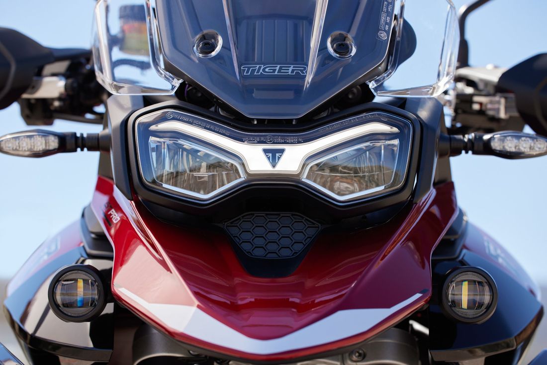 トライアンフから、さらなる進化を遂げた24年モデル「新型TIGER 900 ファミリーが誕生」のお知らせ