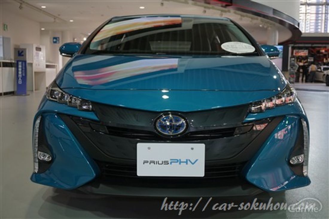 トヨタ プリウス PHV 2017