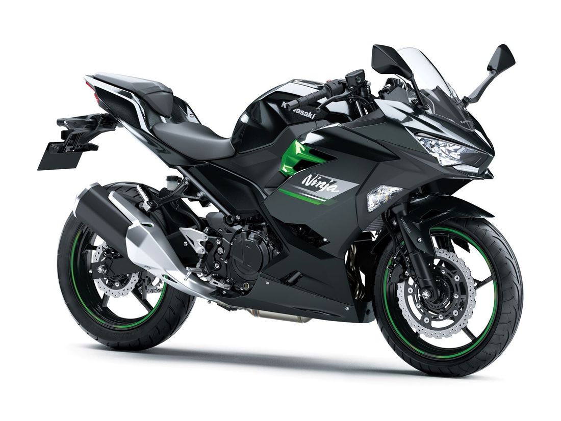 カワサキからフルカウリングのスポーツモデル、Ninja 250シリーズを発売！