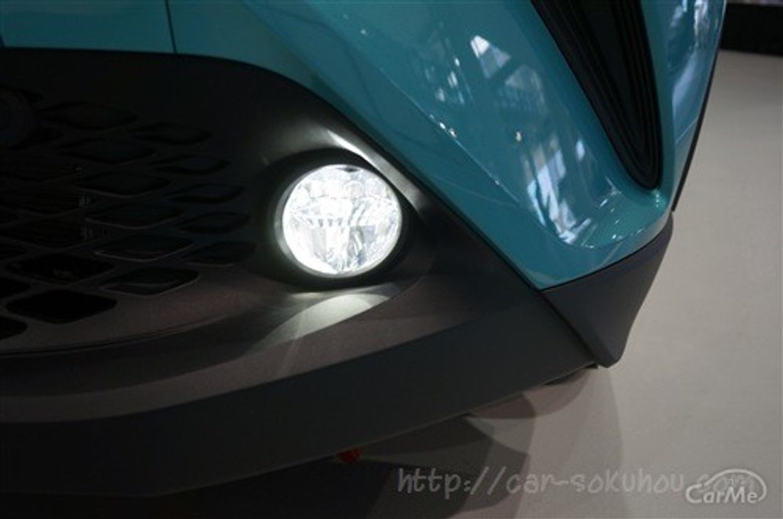 トヨタ C-HR 2017