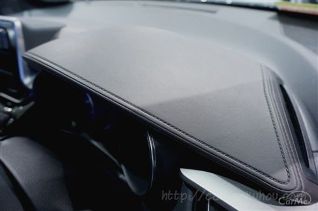 トヨタ C-HR 2017