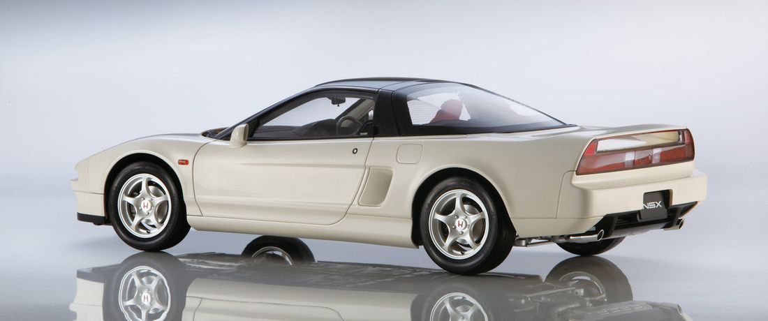 世界を驚かせたピュアスポーツカーが史上初の1/8スケールで蘇る 週刊『Honda NSX-R』創刊