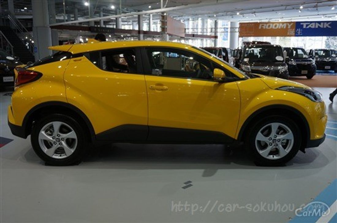 トヨタ C-HR 2017