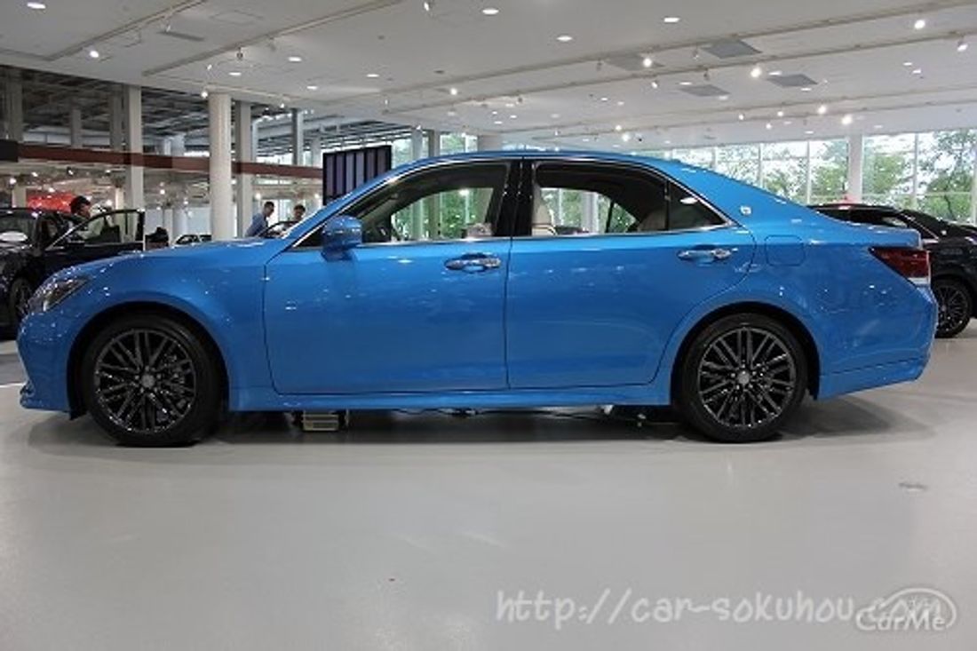 トヨタ クラウン 2015
