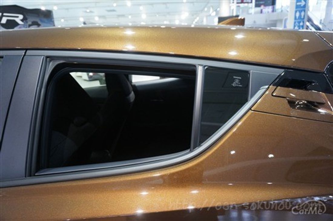 トヨタ C-HR 2017