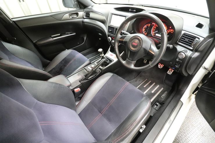 H.23(2011)年 スバル インプレッサWRX 2.0 WRX STI 4WD STI18インチ マフラー キャリパ