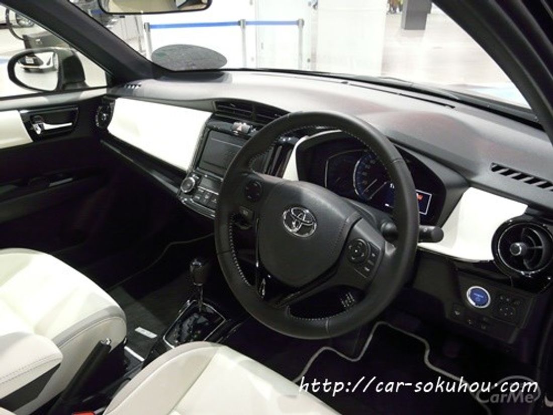 カローラ運転席 インパネレビュー 内装は落ち着いたデザイン By 車選びドットコム