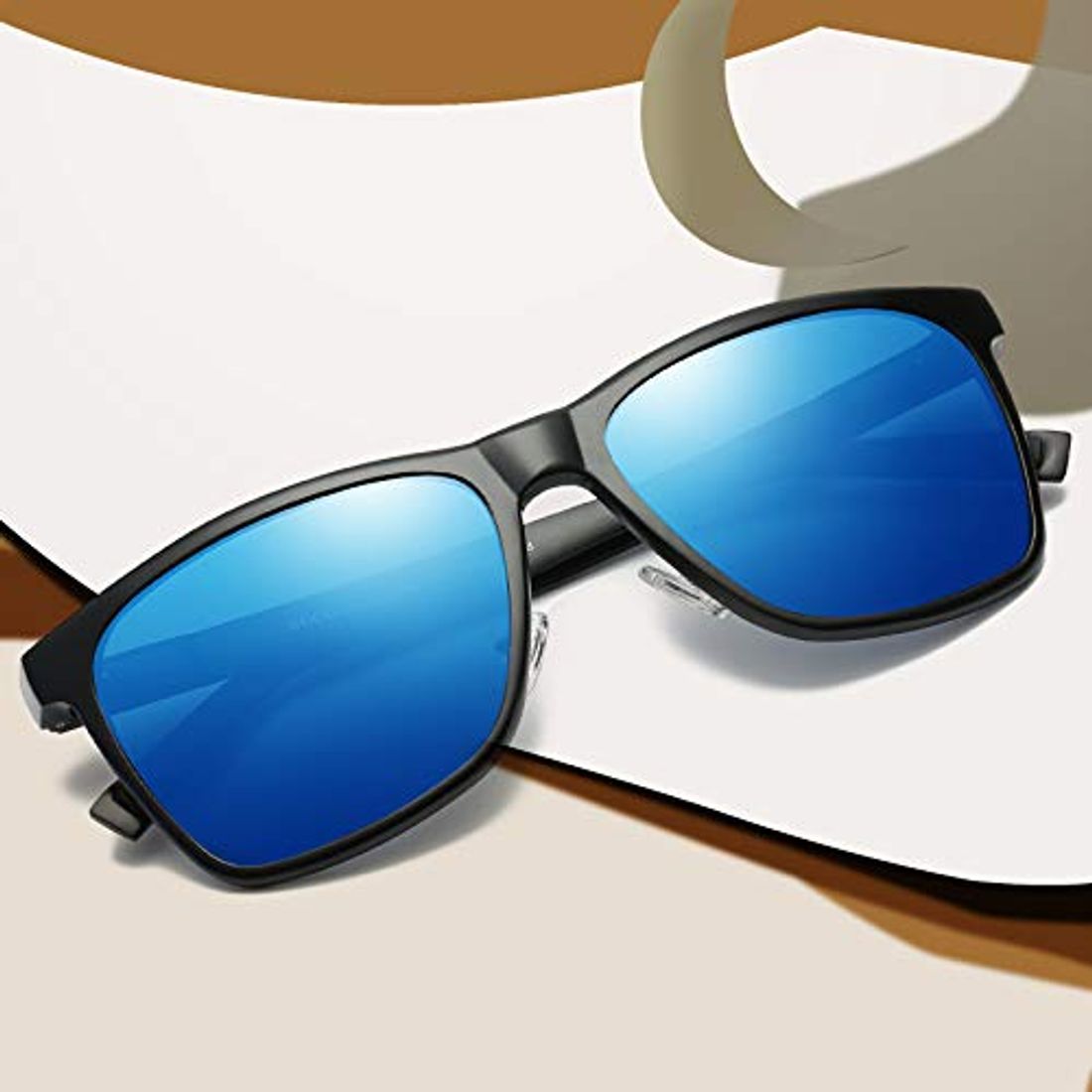 サングラスおすすめ27選 選び方とドライブやアウトドアに使えるものを紹介 の写真 2枚目