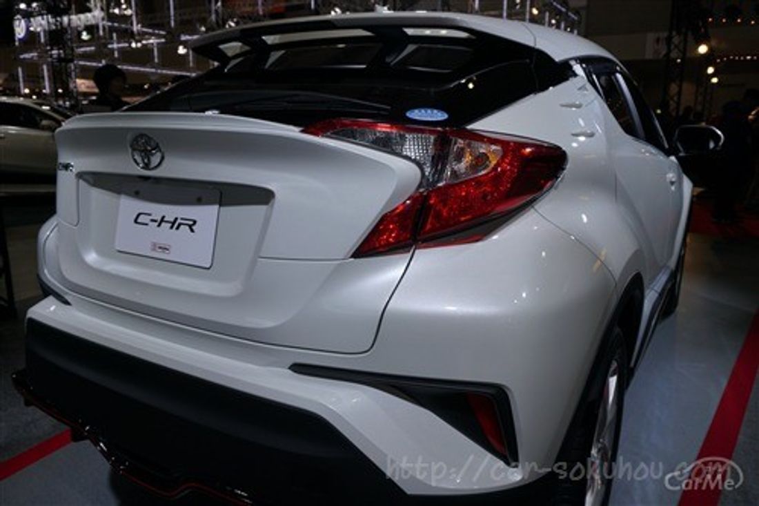 トヨタ C-HR 2017