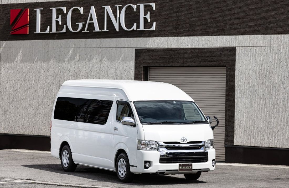 只のレンタカーではない!10⼈乗り⾼級アレンジしたハイエースのレンタカーが3月21日、法人マンスリー契約開始!
