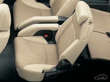 ホンダ ジェイドの多彩なシートアレンジで使い勝手を高めよう の写真 4枚目 By 車選びドットコム ホンダ ジェイドの多彩なシートアレンジで使い勝手を高めよう の写真 4枚目 By 車選びドットコム