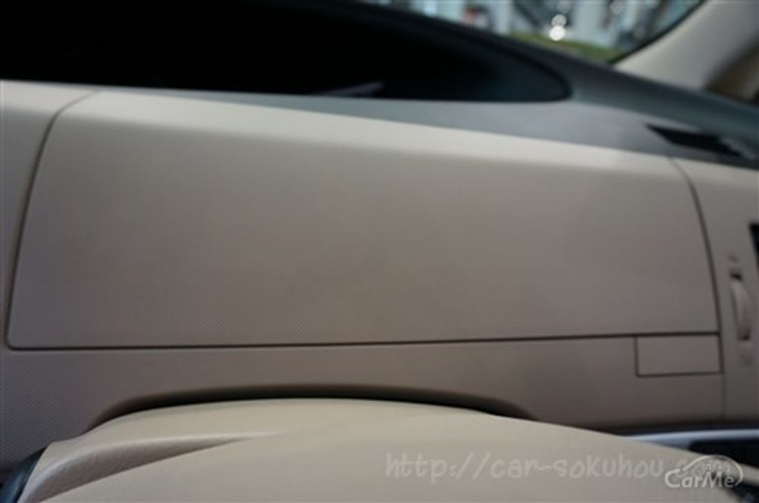 トヨタ エスティマ 2016
