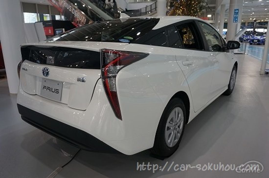 トヨタ プリウス 2015 Eグレード