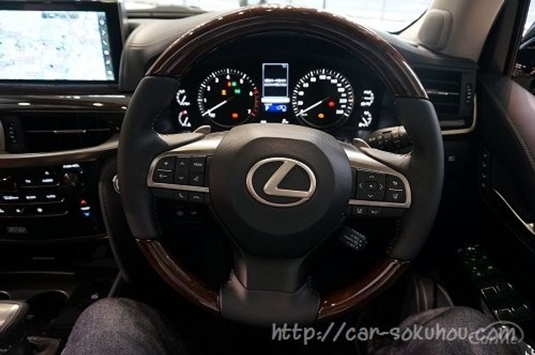トヨタ ランクル200 2015