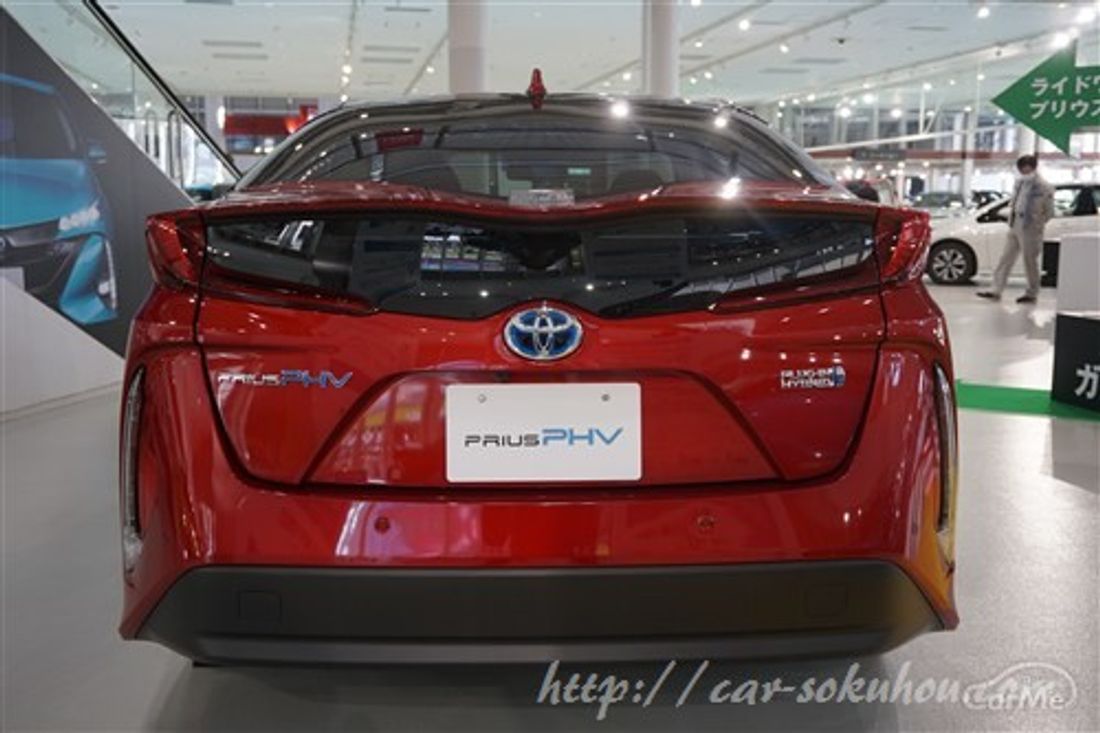 トヨタ プリウス PHV 2017