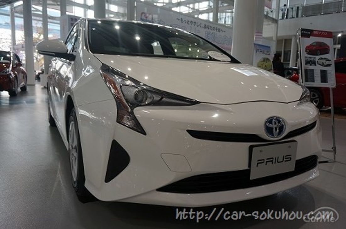 トヨタ プリウス 2015 Eグレード