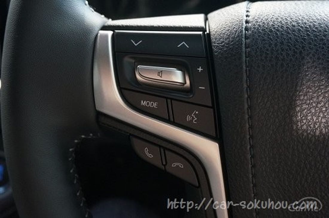 トヨタ ランクル200 2015