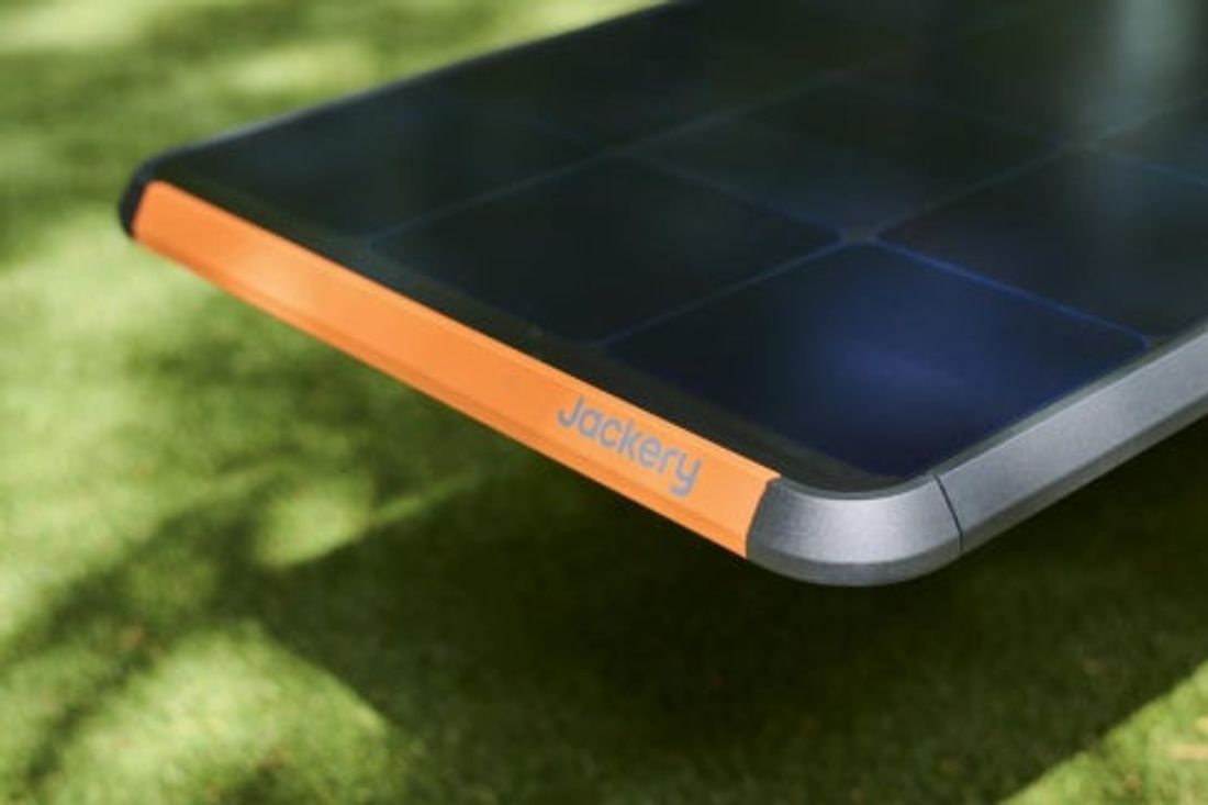 Jackery初！太陽光の力で移動中でも発電できるD.I.Yソーラーパネル「Jackery SolarSaga 100…