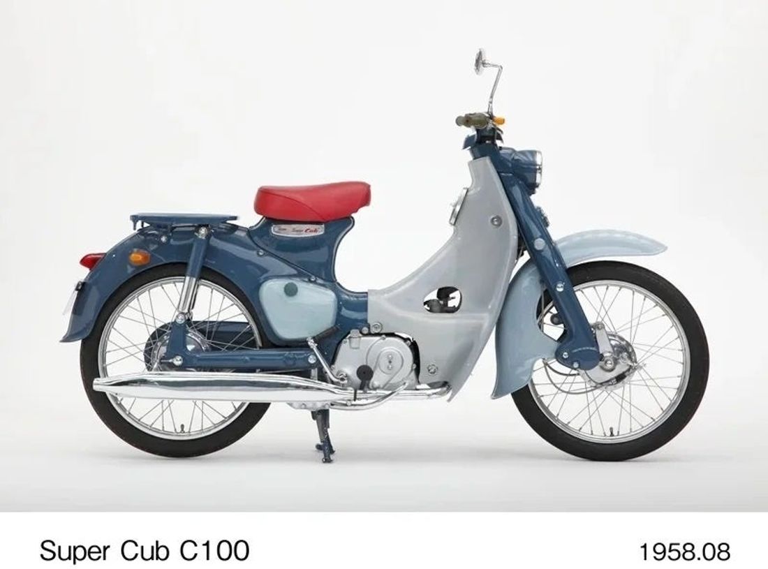 Super Cubが並ぶ！遊び心たっぷりのウェアが発売