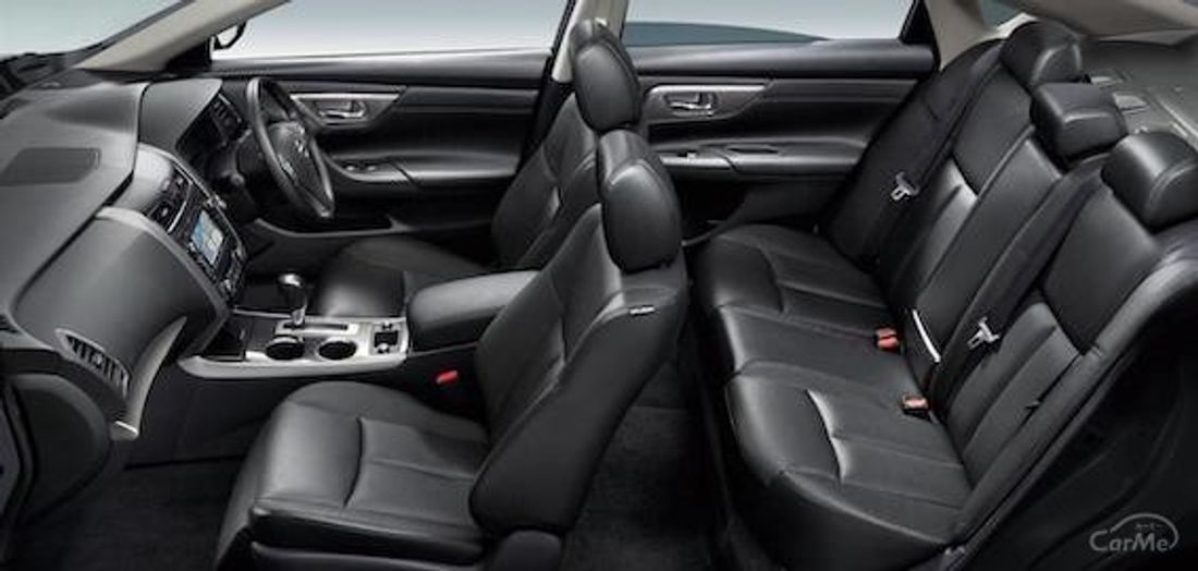 日産 3代目ティアナ L33型 の後部座席は座り心地と使い勝手への工夫が満載