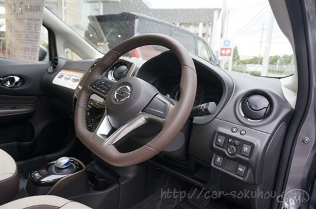 日産 ノート e-power 2016