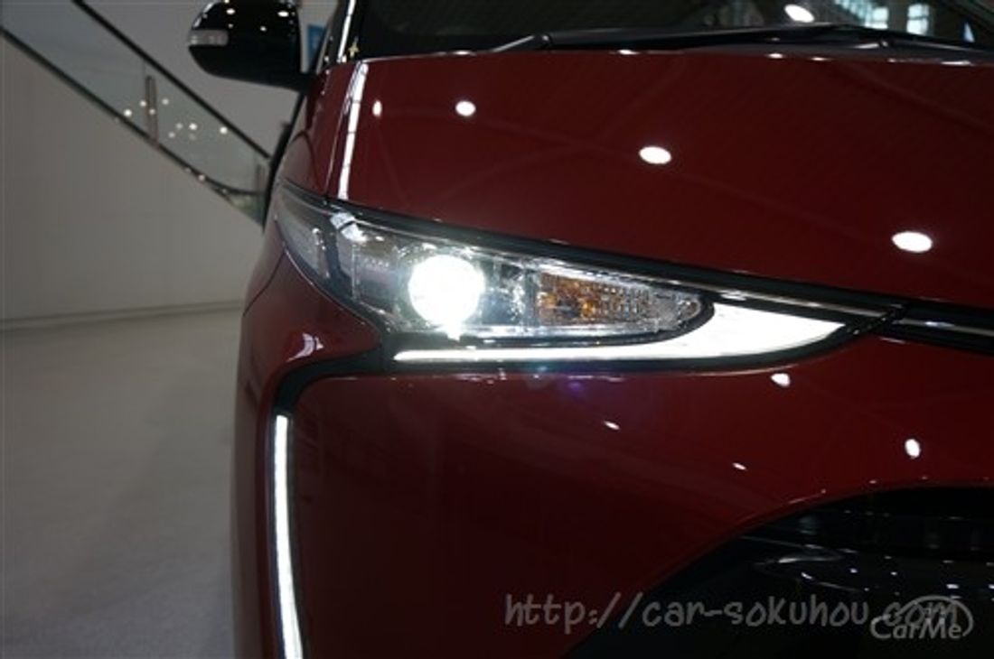トヨタ エスティマ 2016