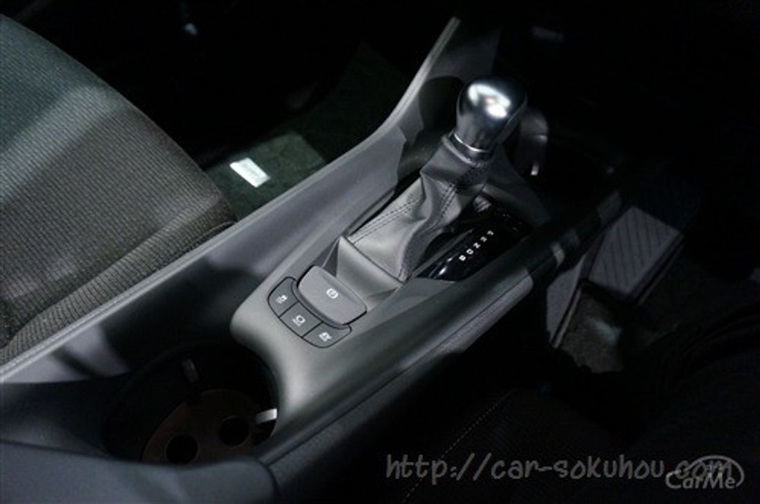トヨタ C-HR 2017