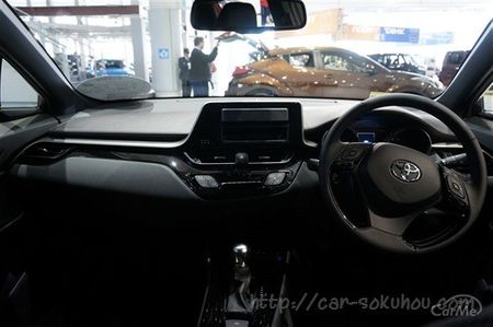 インテリアにはどんな違いが Chr C Hr Gとsグレード内装比較 車ニュース 中古車情報 中古車検索なら 車選びドットコム 車選び Com