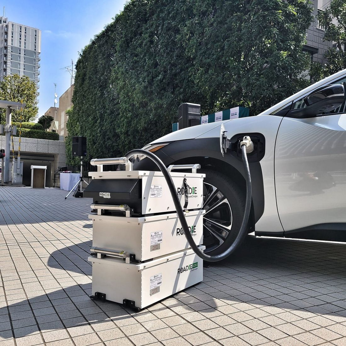 ポータブルEV急速充電器「Roadie V2」の日本国内、販売・受注台数が100ユニットを突破