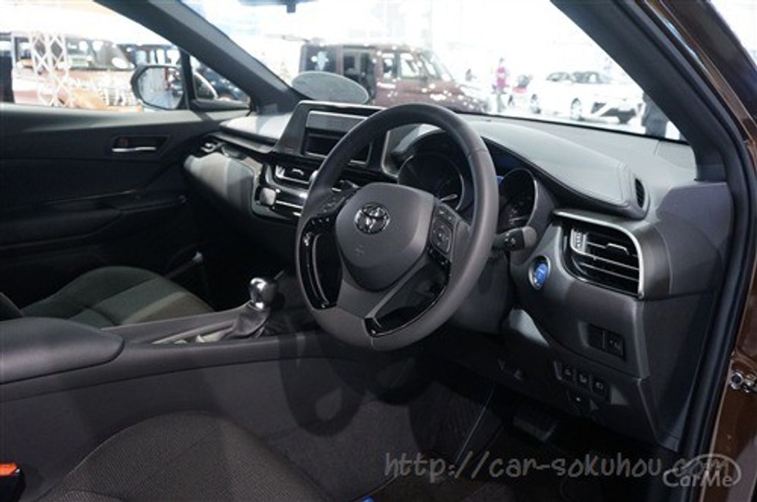 トヨタ C-HR 2017