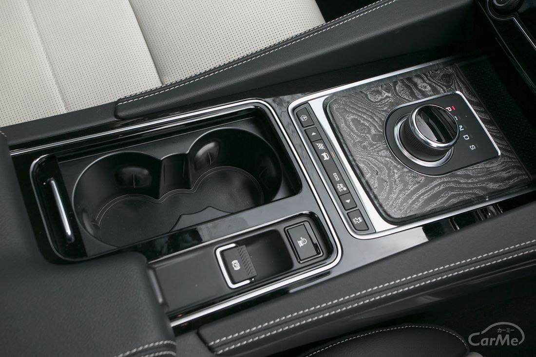 ジャガー F-PACE R-SPORT 2.0L D180 Eiger Grey 萩原文博
