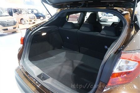 ラゲッジ広さ アレンジを徹底解説 トヨタchr C Hrの荷室レビュー 車ニュース 中古車情報 中古車検索なら 車選びドットコム 車選び Com