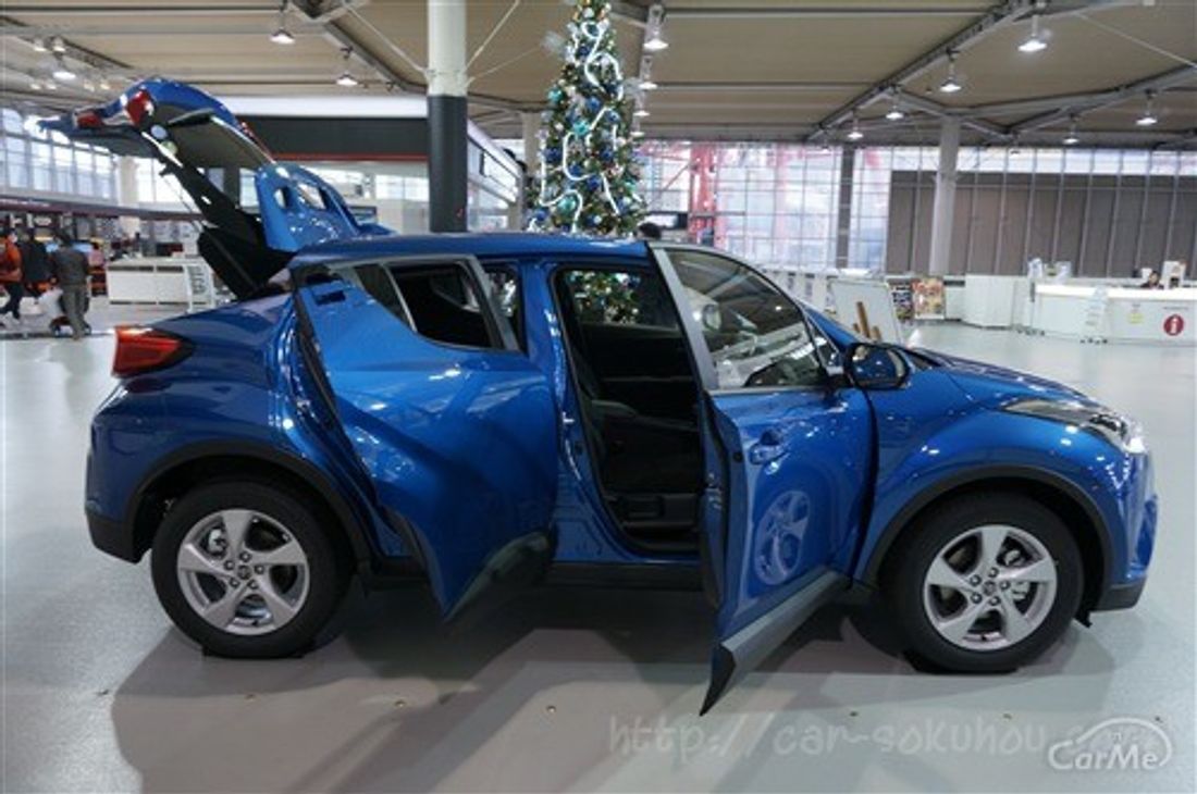 トヨタ C-HR 2017