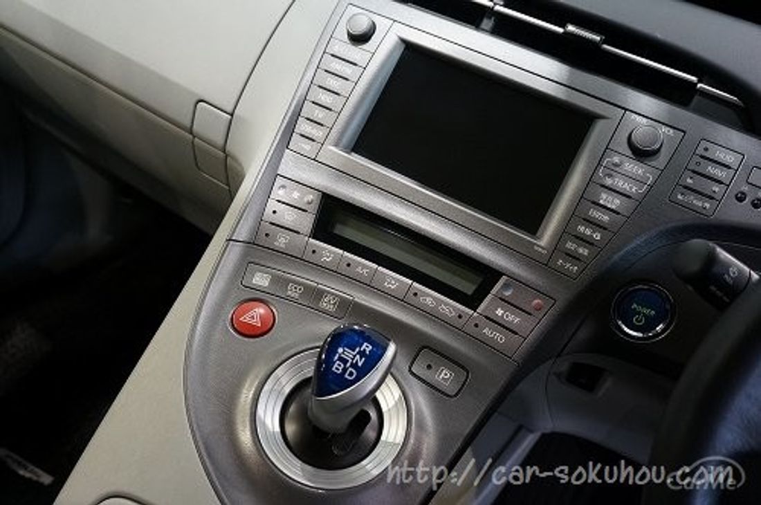 トヨタ プリウス 2015