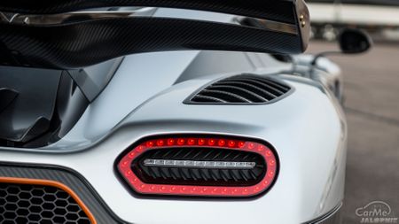 ブガッティより速い 世界に6台しかない アゲーラ One 1 とは の写真 1枚目