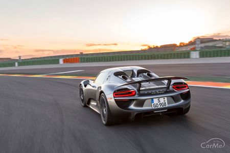 1億円のハイブリッド車 ポルシェ918スパイダーの魅力とは 車ニュース 中古車情報 中古車検索なら 車選びドットコム 車選び Com