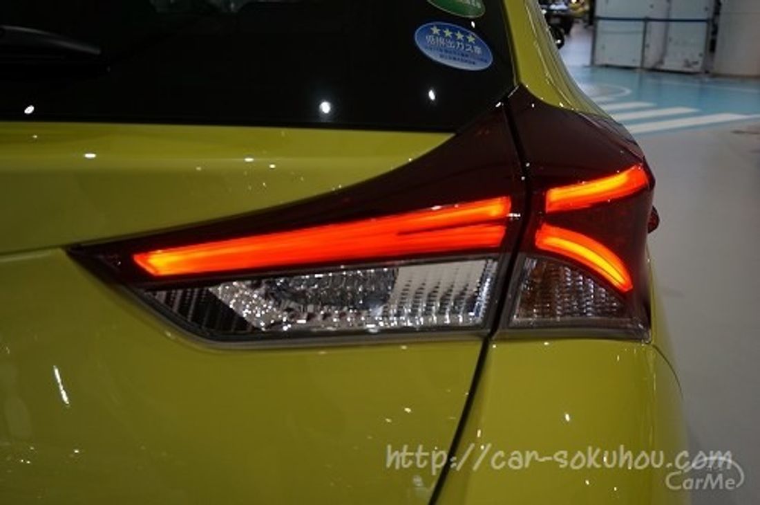 トヨタ オーリス ハイブリッド 2016